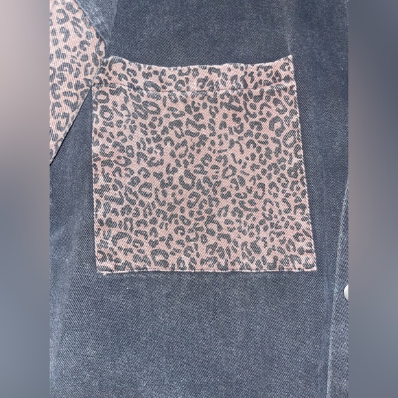 Leopard print jacket button up - Picture 2 of 5